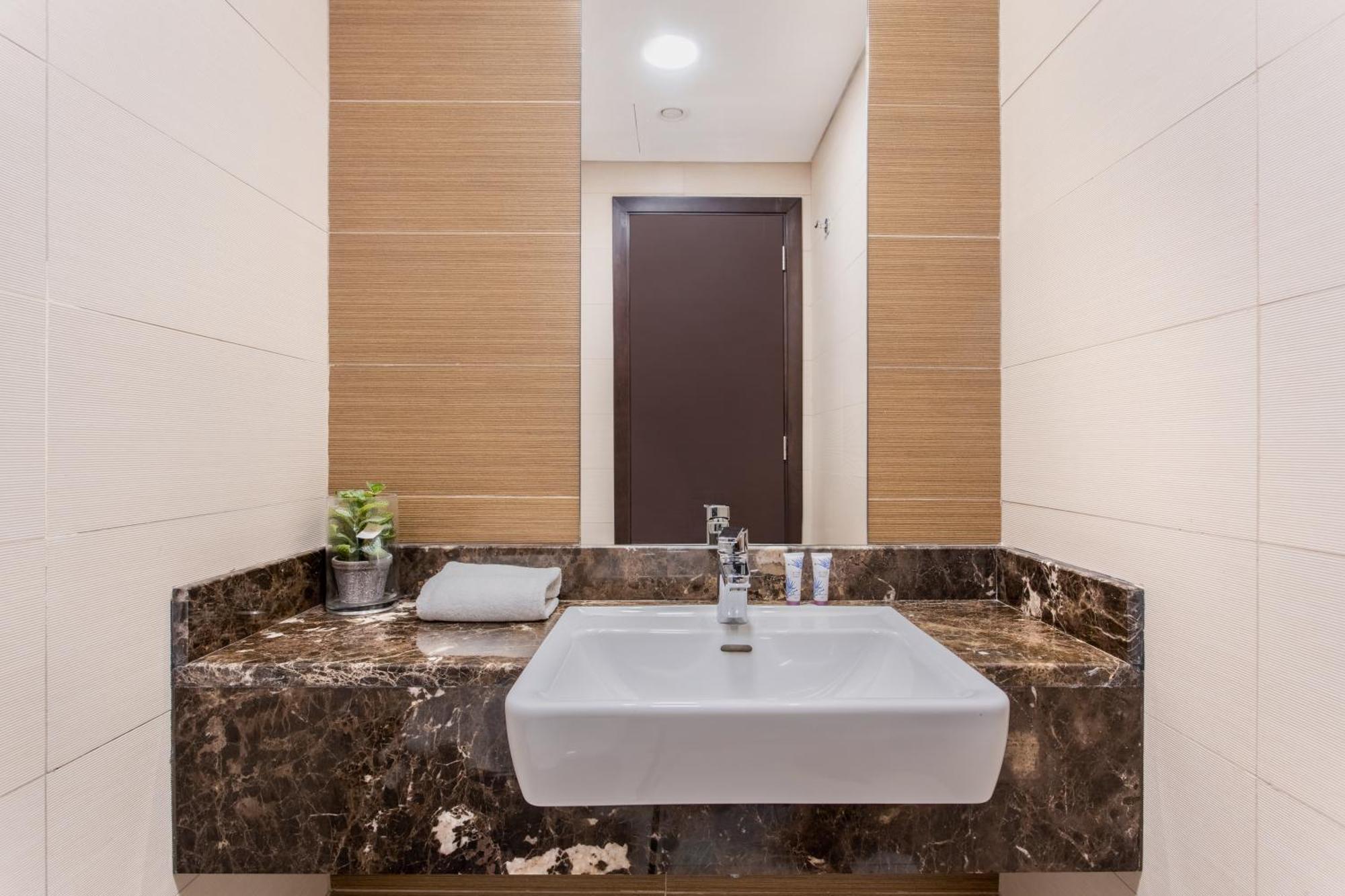 Ferienwohnung Icon Casa Living - Sparkle Tower 1 Dubai Exterior foto
